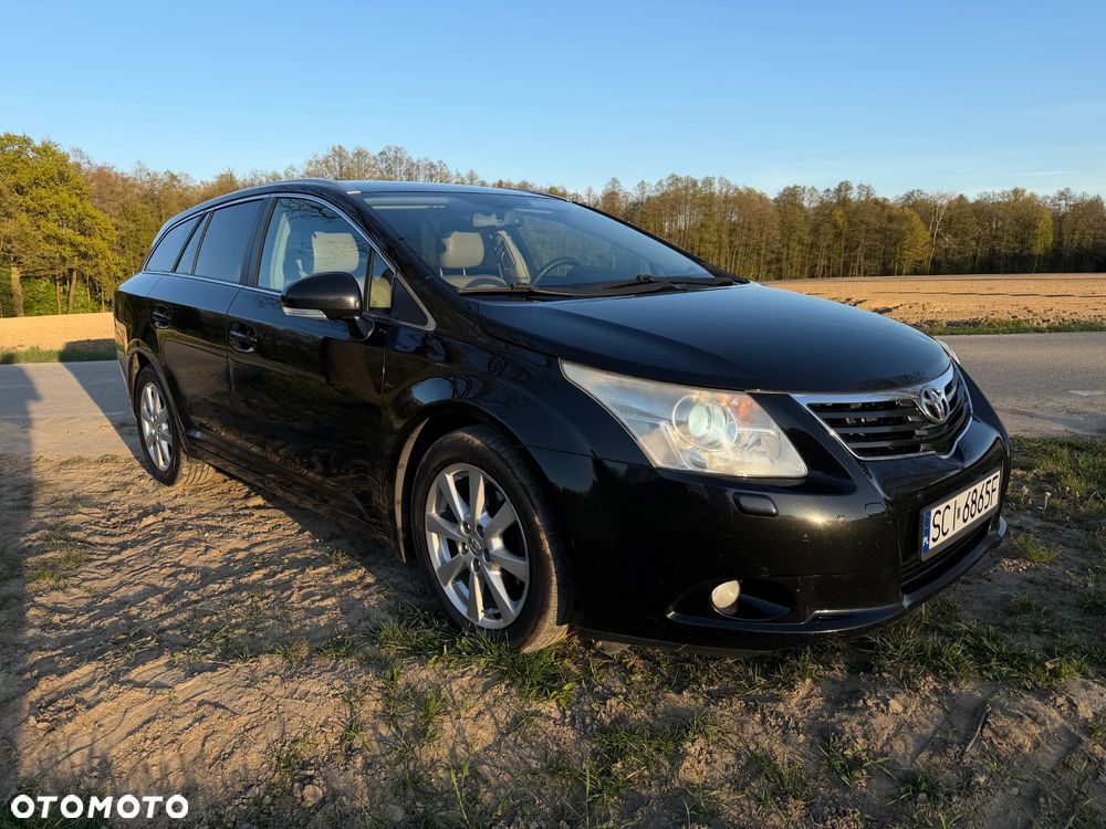 Toyota Avensis 1.8 Premium EU5 - 1