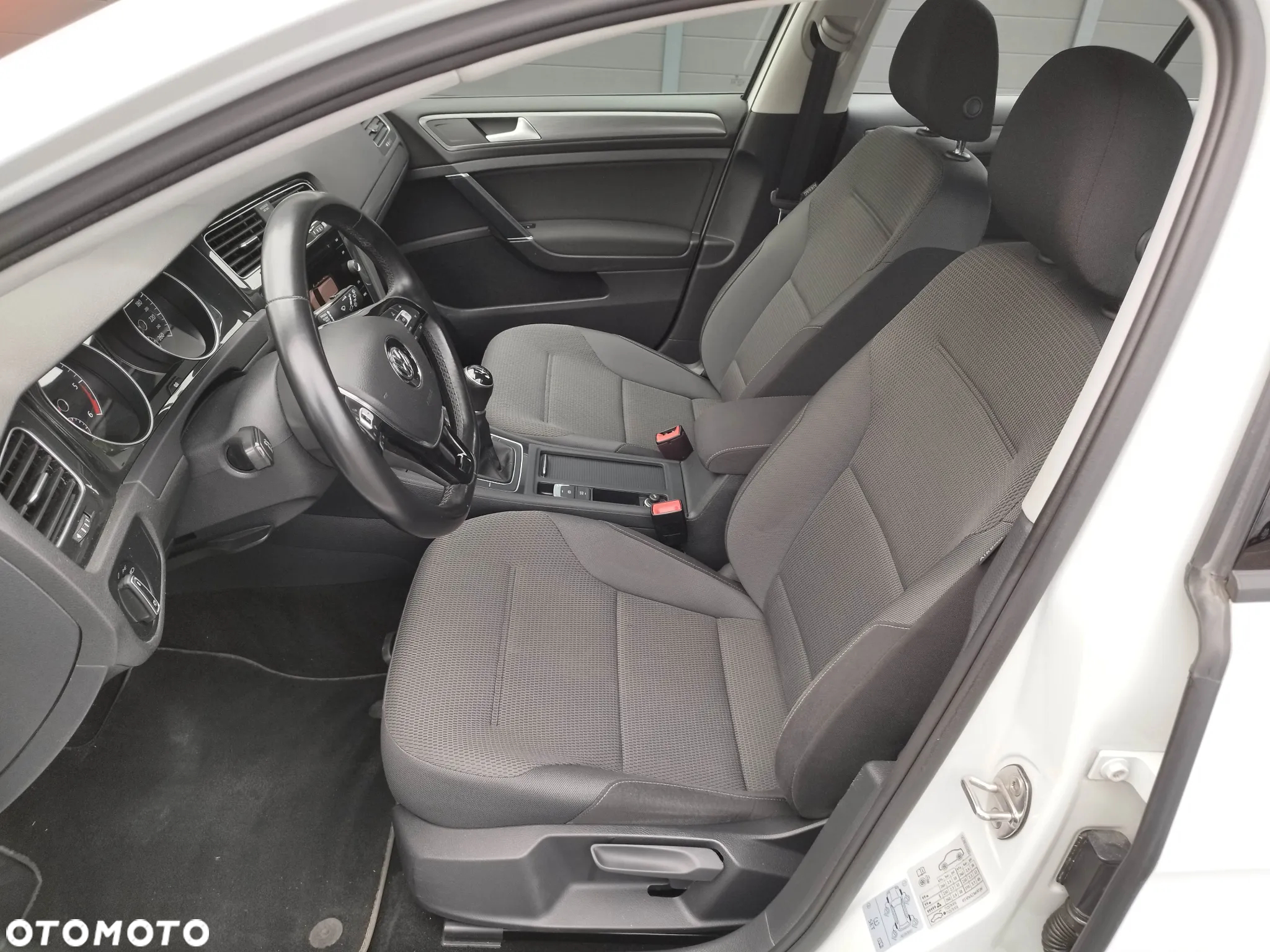 Volkswagen Golf 2.0 BlueTDI Comfortline - 21