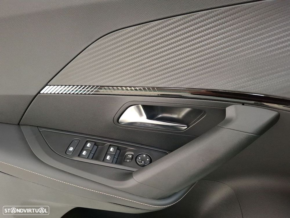 Peugeot e-2008 54 kWh Allure - 20