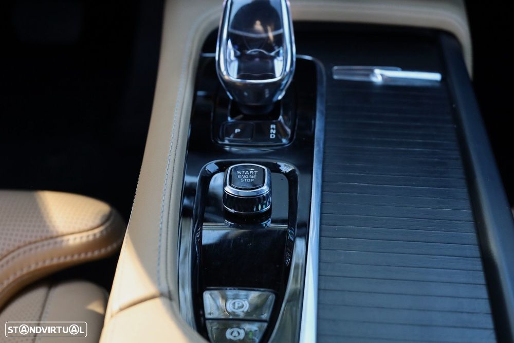 Volvo XC 90 2.0 T8 PHEV Ultra Dark AWD - 24