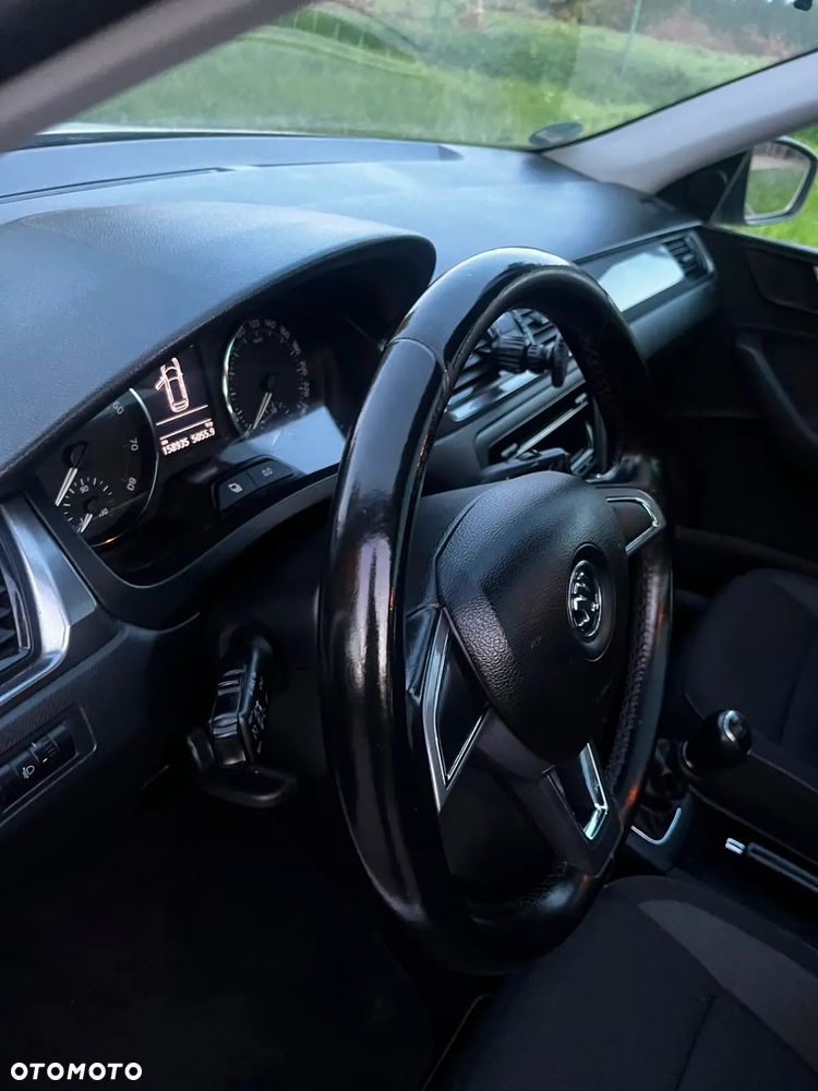 Skoda RAPID - 6