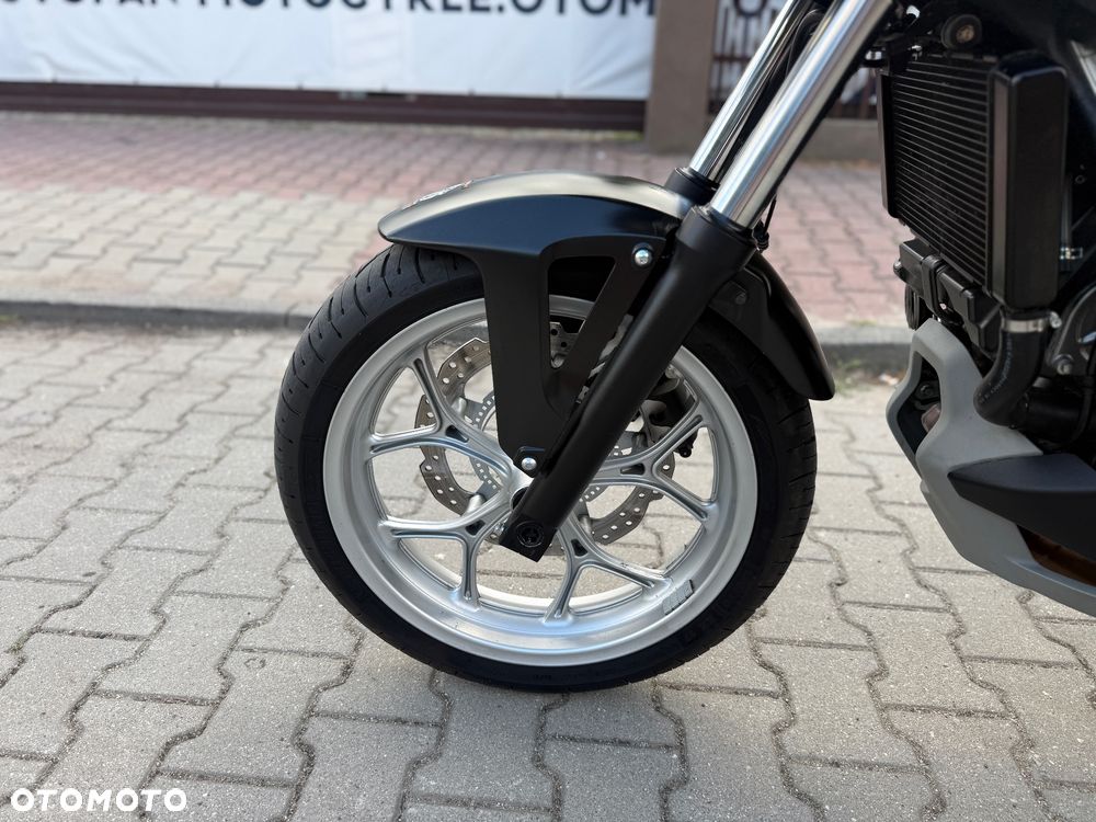 Honda NC - 22