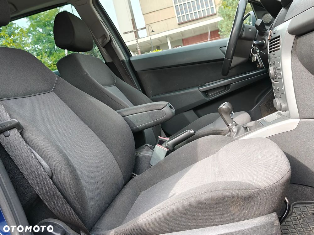 Opel Astra 1.7 CDTI DPF - 21
