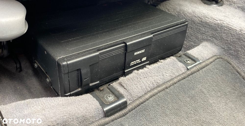 Renault Clio - 16