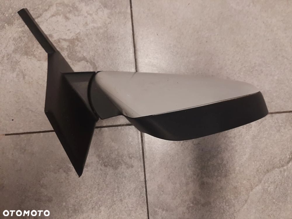 LUSTERKO PRAWE 5 PIN mitsubishi COLT IV - 2