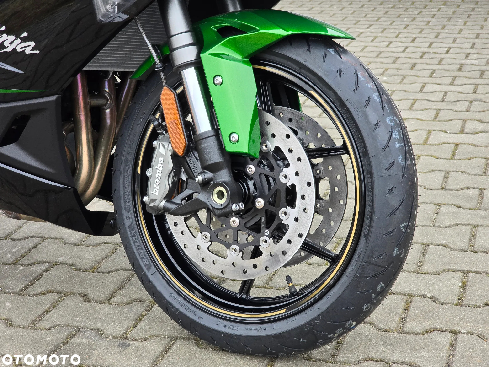 Kawasaki Ninja 1000 SX - 13