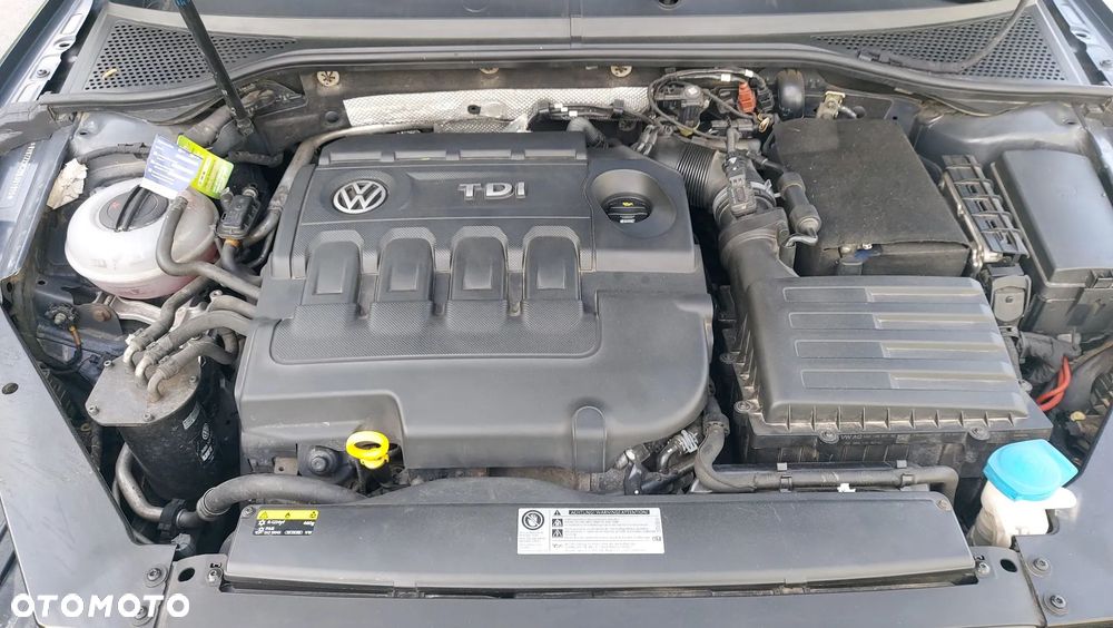 Volkswagen Passat 1.6 TDI (BlueMotion Technology) DSG Comfortline - 20