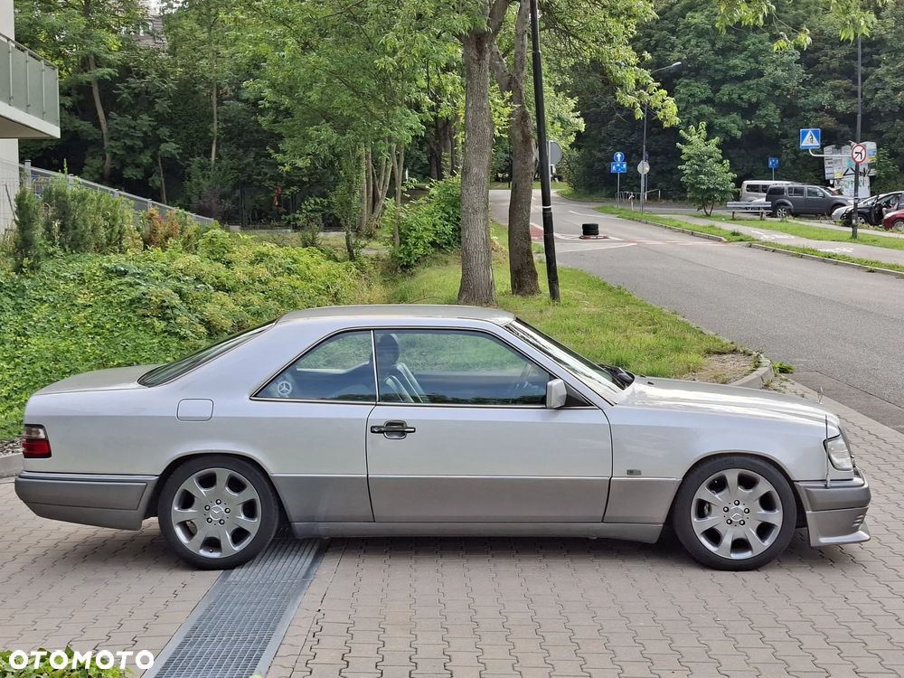 Mercedes-Benz Klasa E 200 - 4