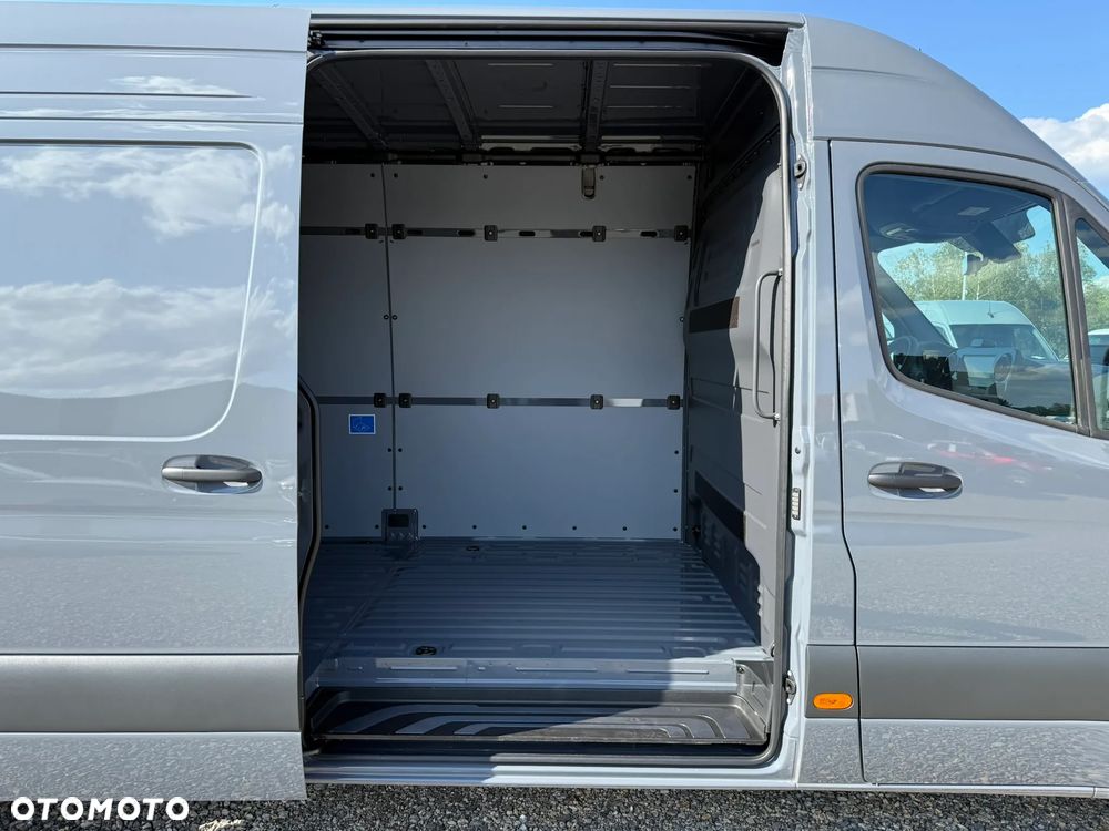 Mercedes-Benz Sprinter - 10