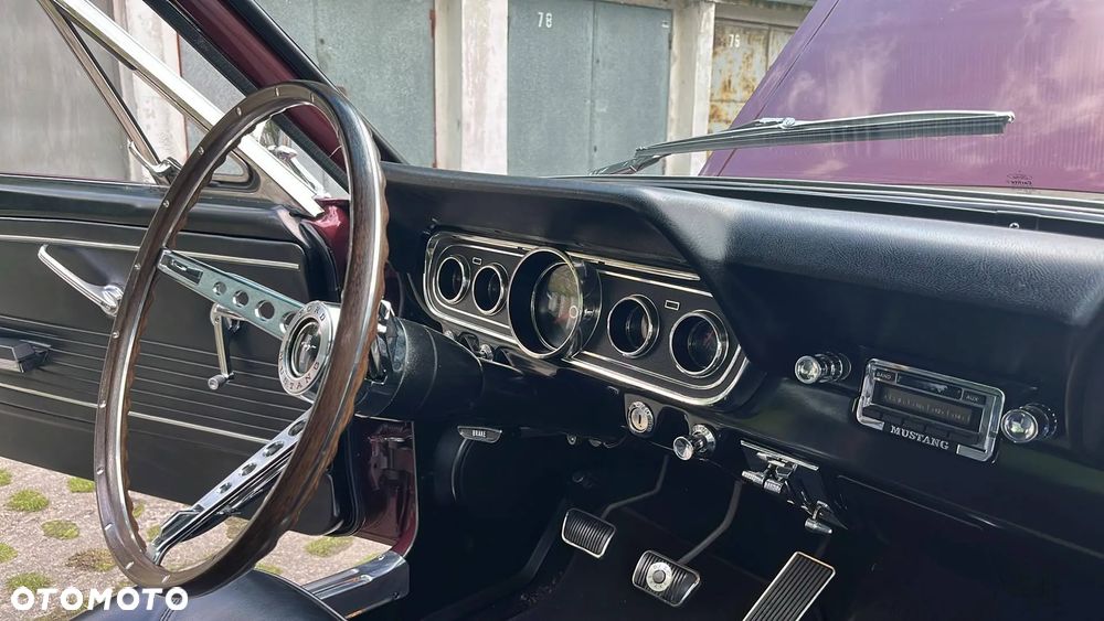 Ford Mustang - 7