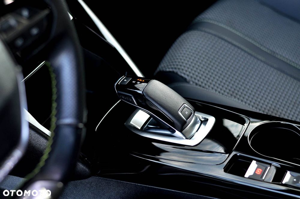 Peugeot 2008 BlueHDi 130 EAT8 GT - 9