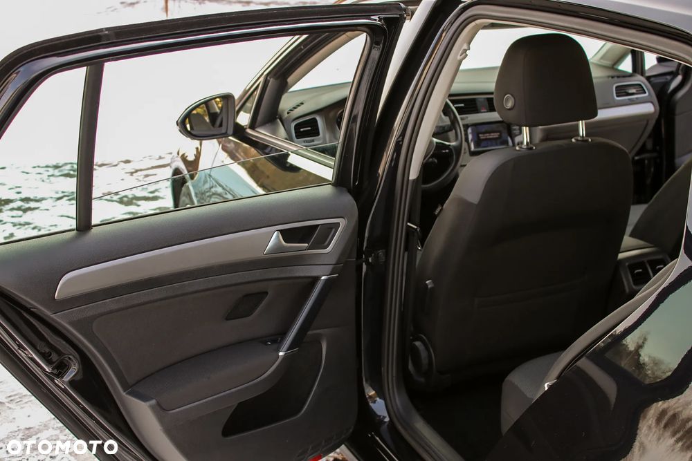 Volkswagen Golf 2.0 BlueTDI Highline - 27