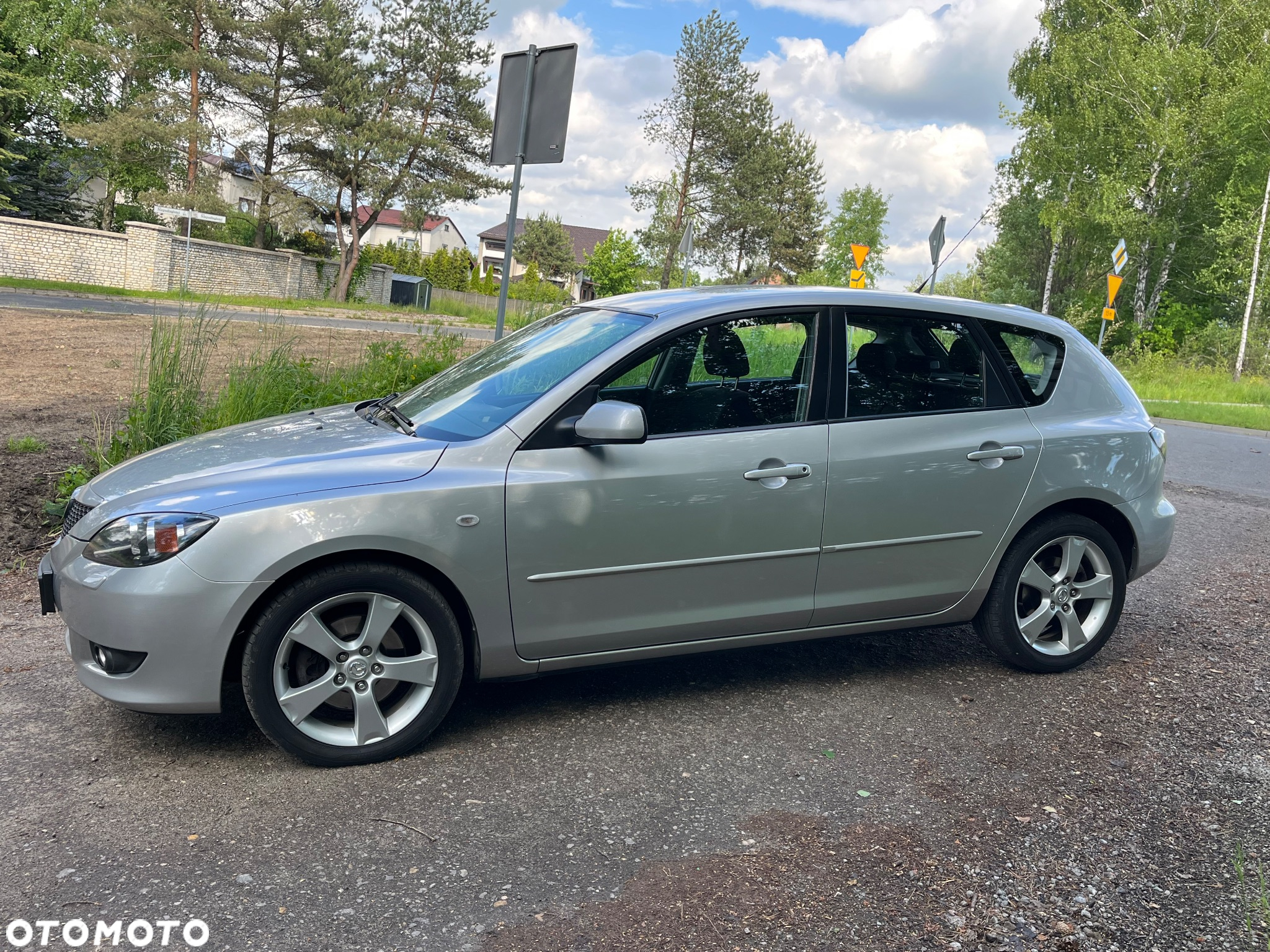 Mazda 3 2.0 Active + - 12