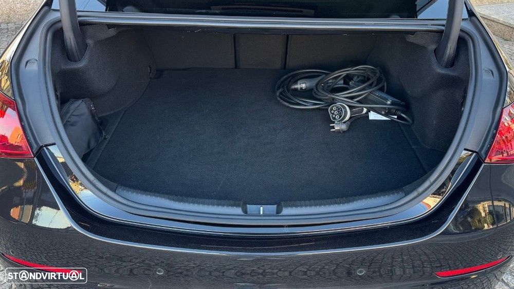 Mercedes-Benz C 300 e Avantgarde - 21