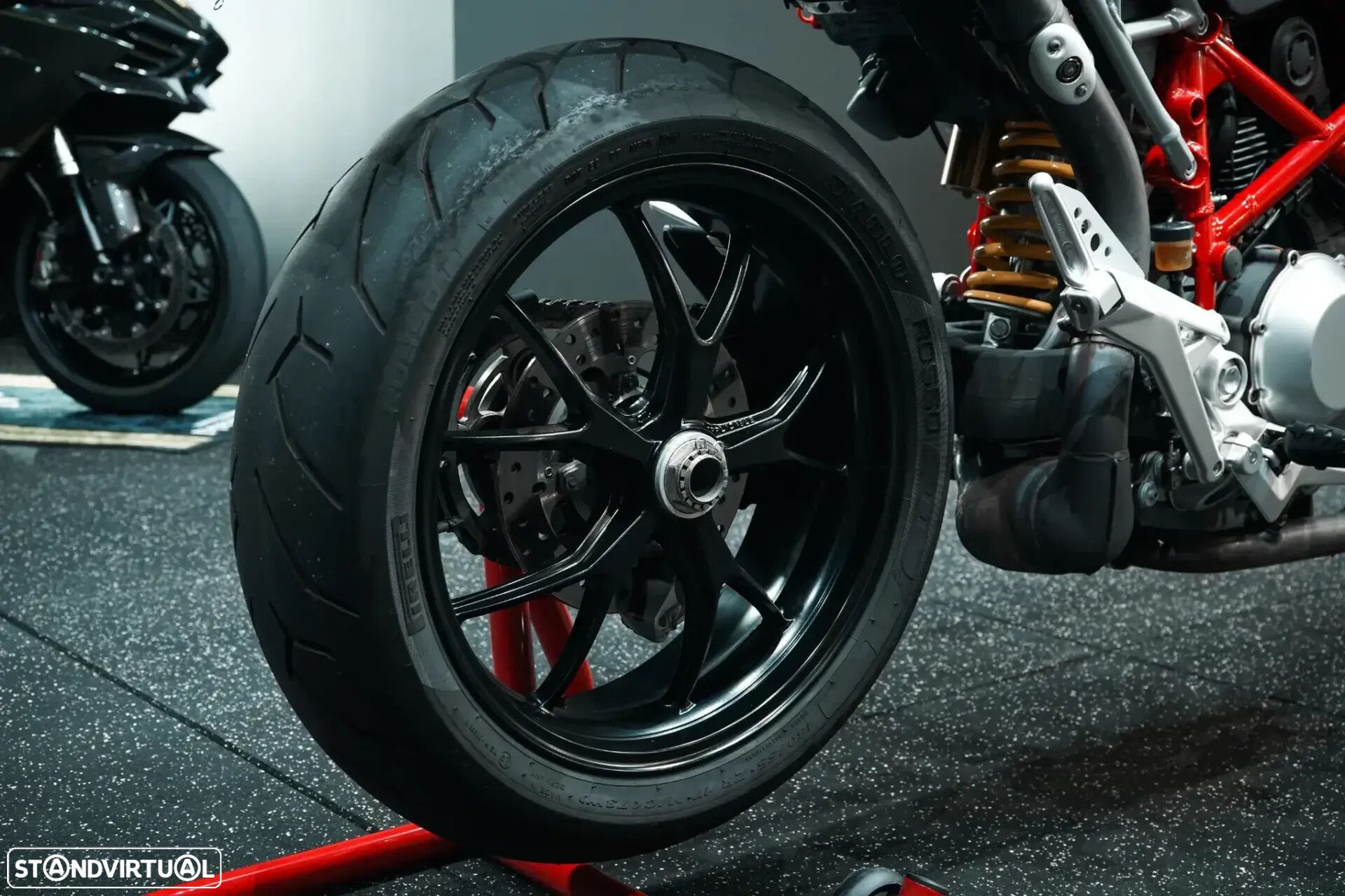 Ducati Hypermotard - 12