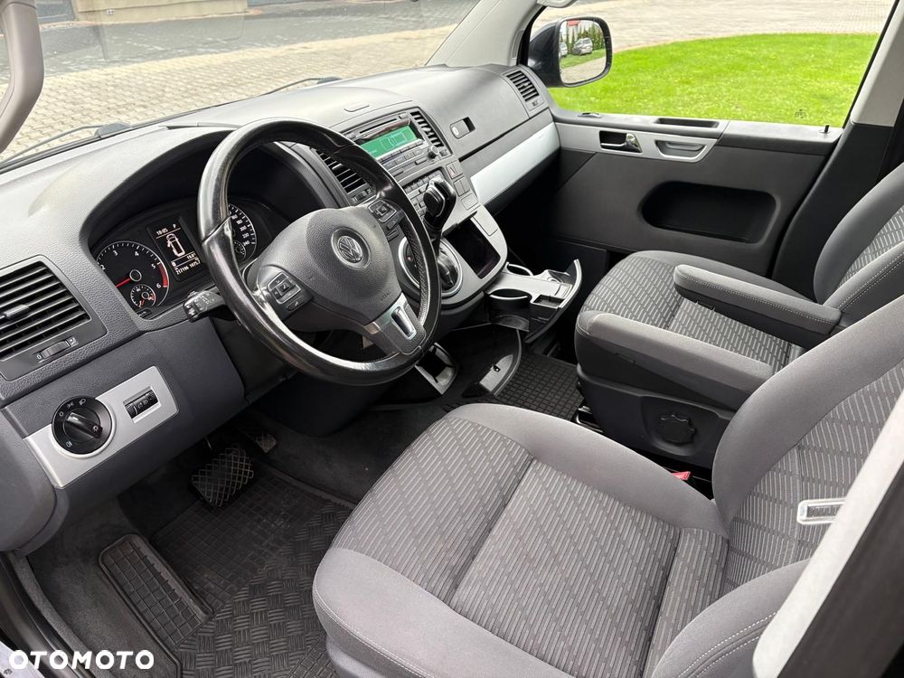 Volkswagen Multivan - 11