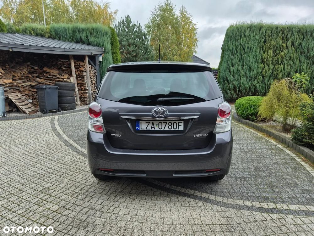Toyota Verso 1.6 D-4D Premium 7os EU6 - 22