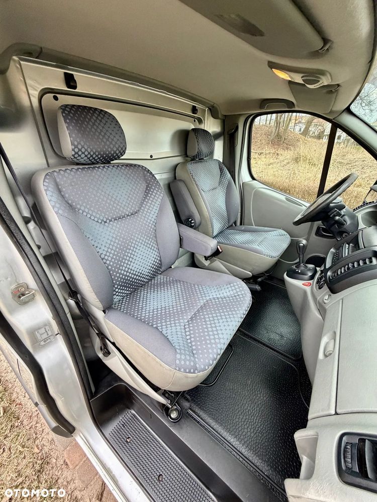 Renault TRAFIC - 12