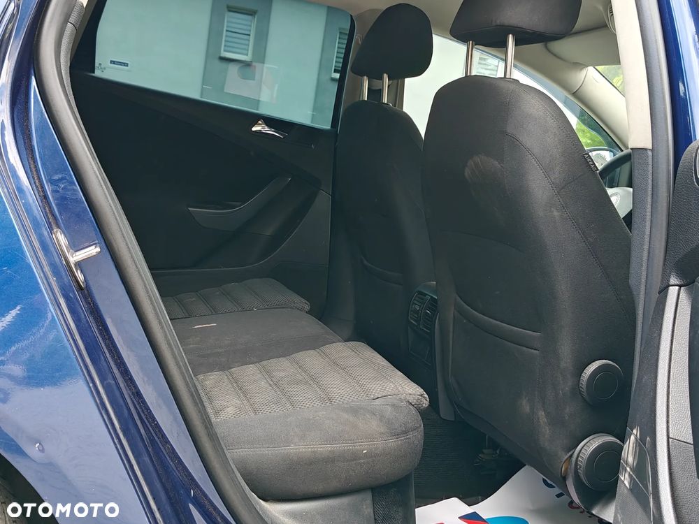 Volkswagen Passat 2.0 TDI DPF Comfortline - 18