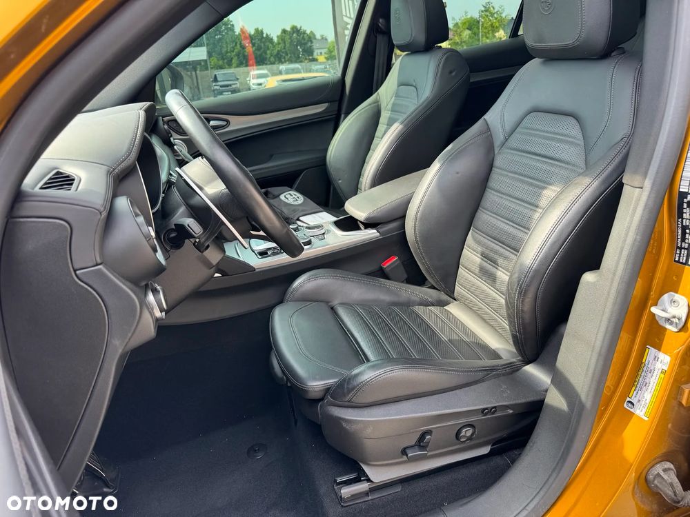 Alfa Romeo Stelvio 2.0 Turbo 16V AT8-Q4 Tributo Italiano - 26