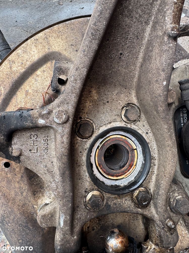 Volvo xc90 xc 90 zwrotnica piasta prawa lewa kopyto mcpherson mpherson zacisk LH3 KNO51 RH3 KN052 tarcza - 2