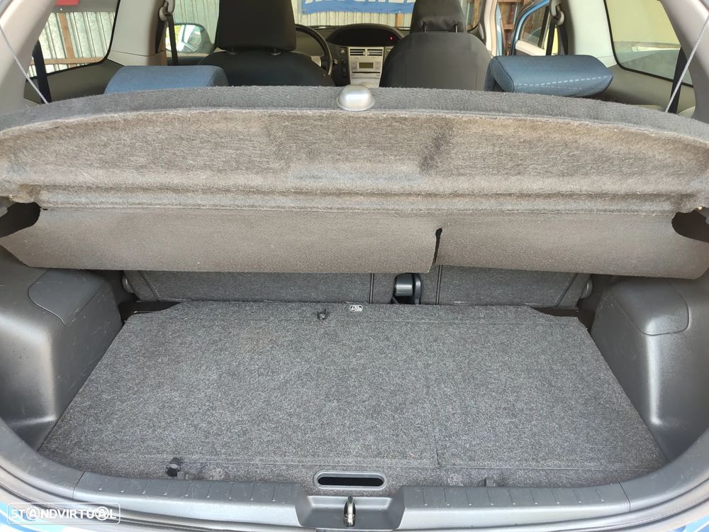 Toyota Yaris 1.0 VVT-i - 9