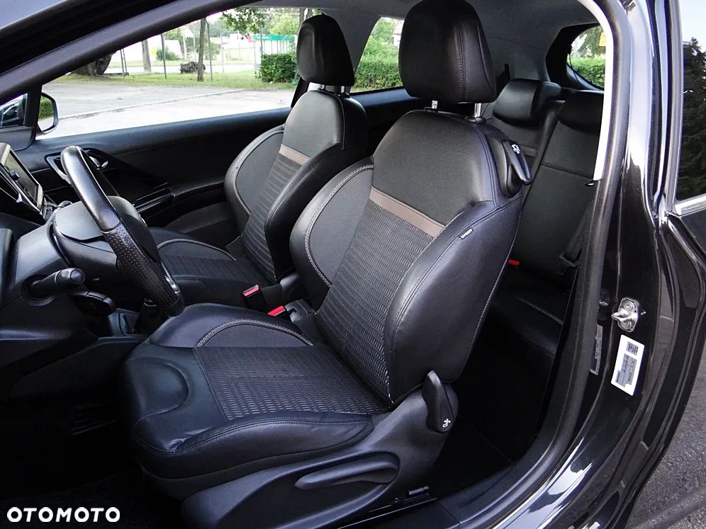 Peugeot 208 120 VTI Intuitive - 34