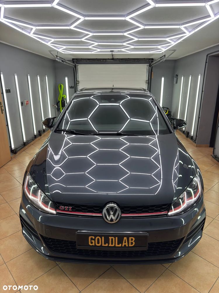 Volkswagen Golf GTI (BlueMotion Technology) DSG Performance - 2