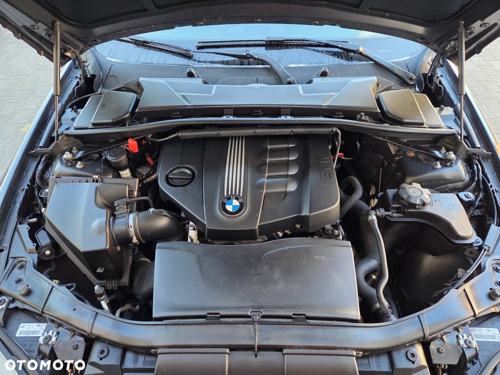 BMW Seria 3 318d - 40
