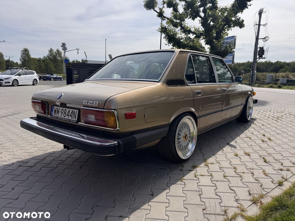 BMW Seria 5 528 i - 5