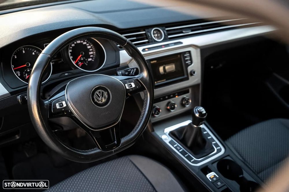 VW Passat Variant 1.6 TDI BlueMotion - 5
