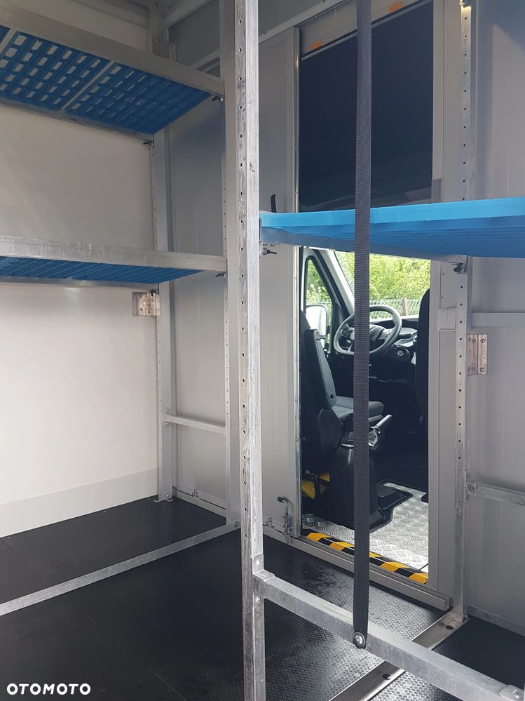 Iveco DAILY KONTENER NISKOPODŁOGOWY 4,43x2,23x2,42 SKLEP FOODTRUCK BAR KLIMA KONIOWÓZ KAMPER - 34