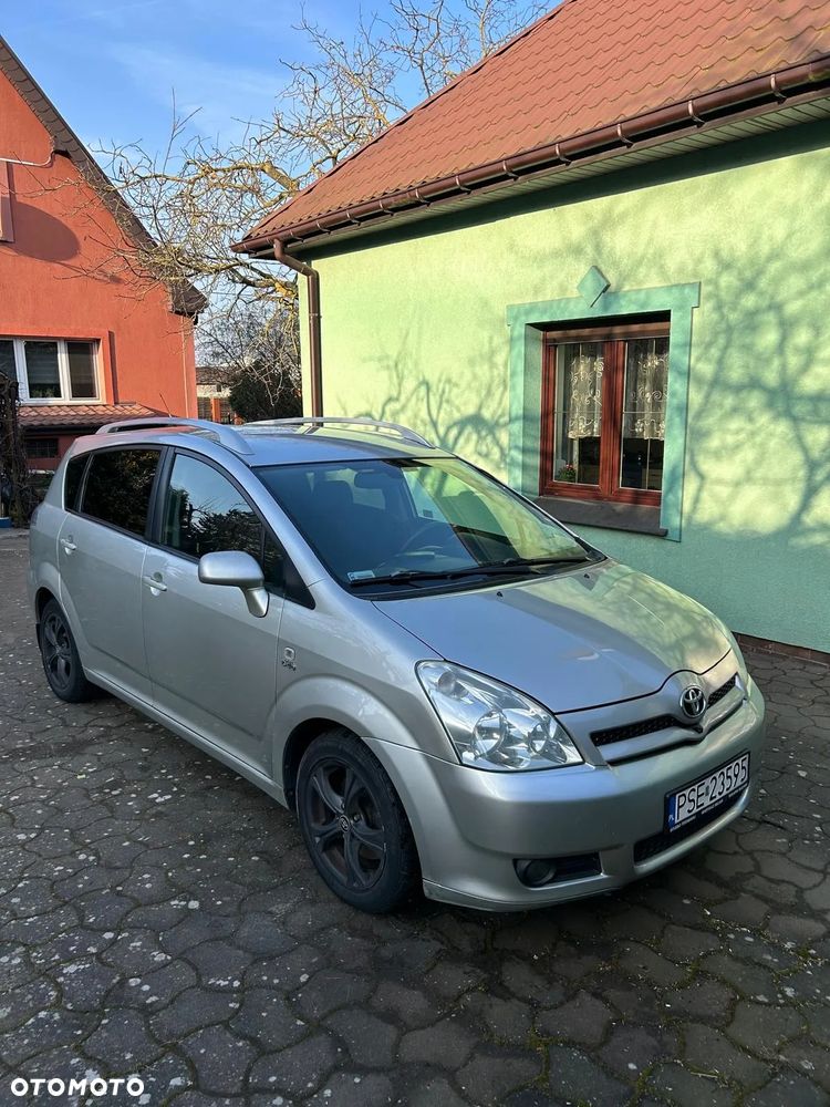 Toyota Corolla Verso - 4