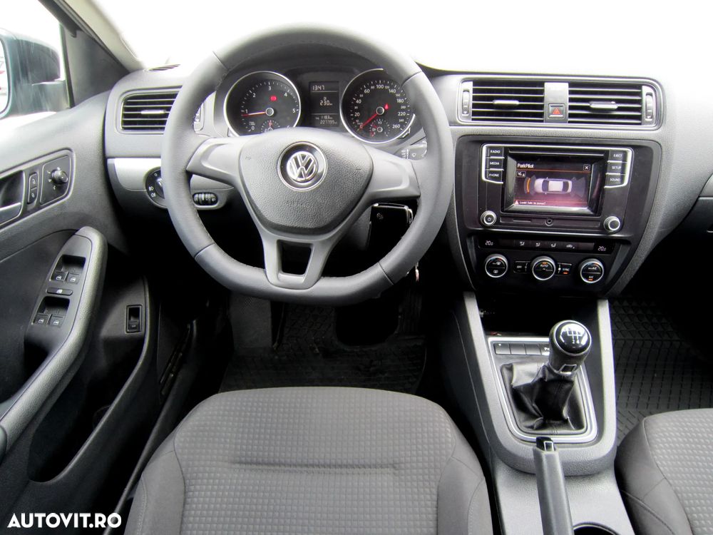 Volkswagen Jetta 2.0 TDI Comfortline - 15