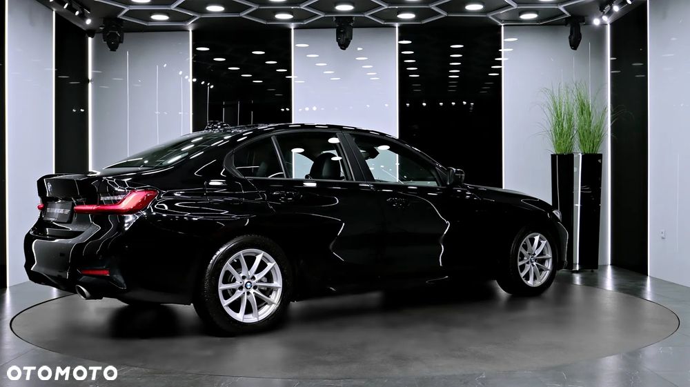 BMW Seria 3 318i Sport Line sport - 9