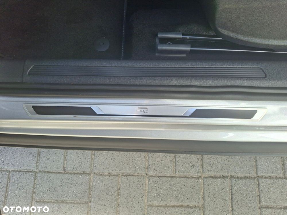 Volkswagen T-Cross 1.0 TSI R-Line Plus DSG - 18