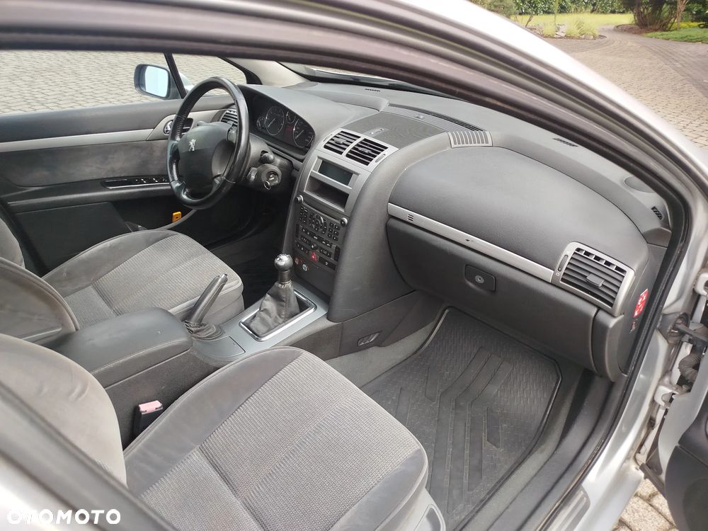 Peugeot 407 - 6