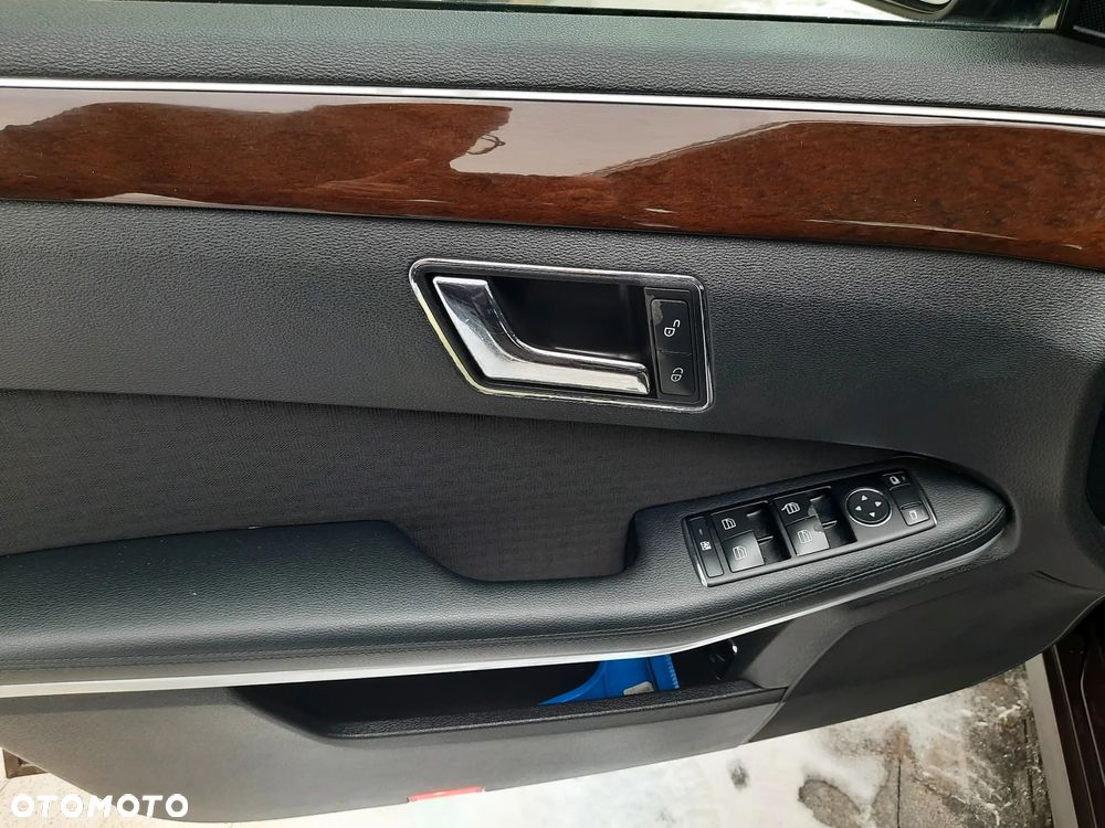 Mercedes-Benz Klasa E 250 CDI DPF BlueEFFICIENCY Automatik - 18