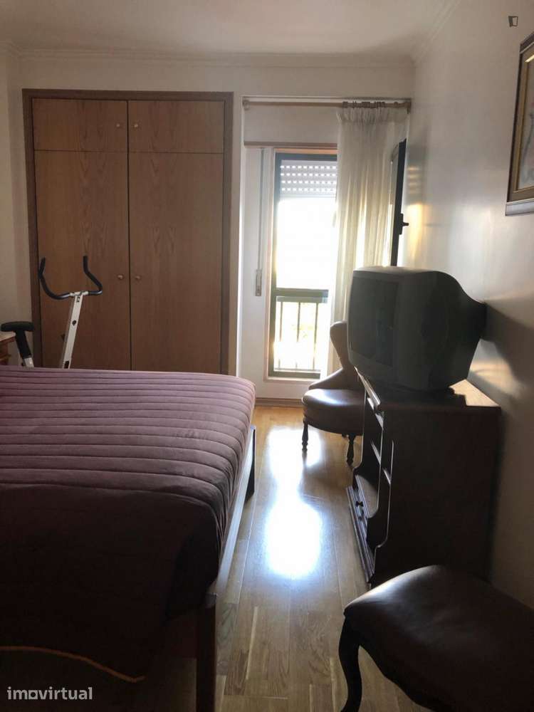 Quarto - localizado em Oeiras Lisbon - Grande imagem: 3/16