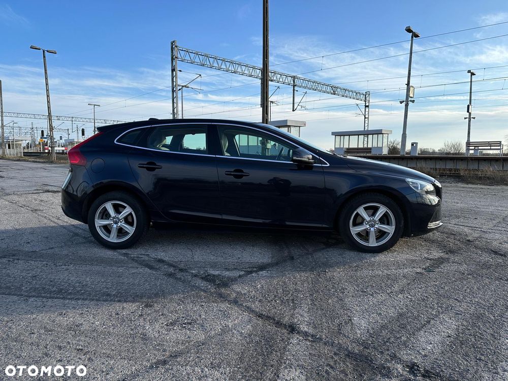 Volvo V40 D2 Momentum - 4