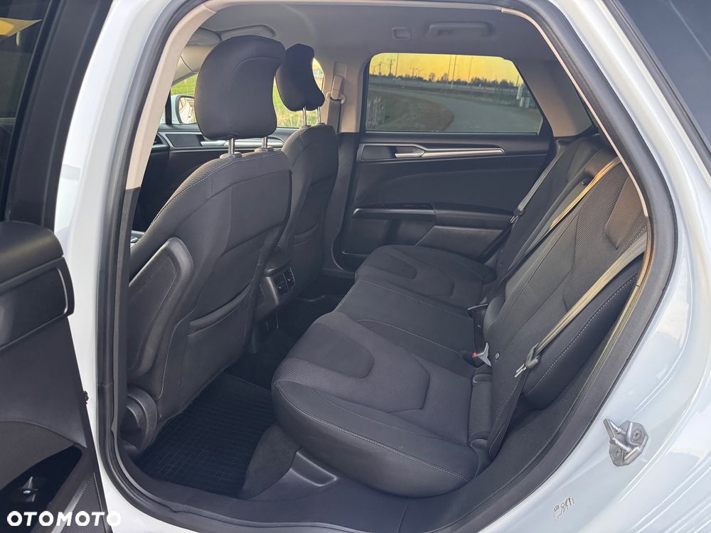 Ford Mondeo 2.0 EcoBlue Titanium - 22