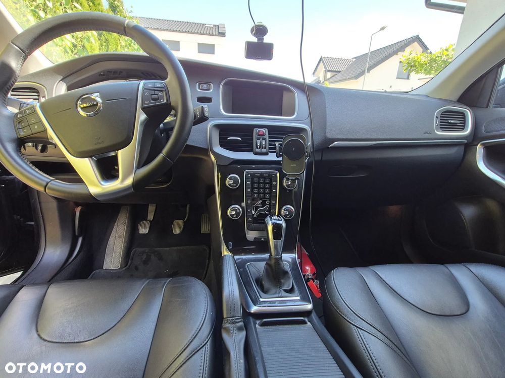 Volvo V40 D2 Inscription - 11