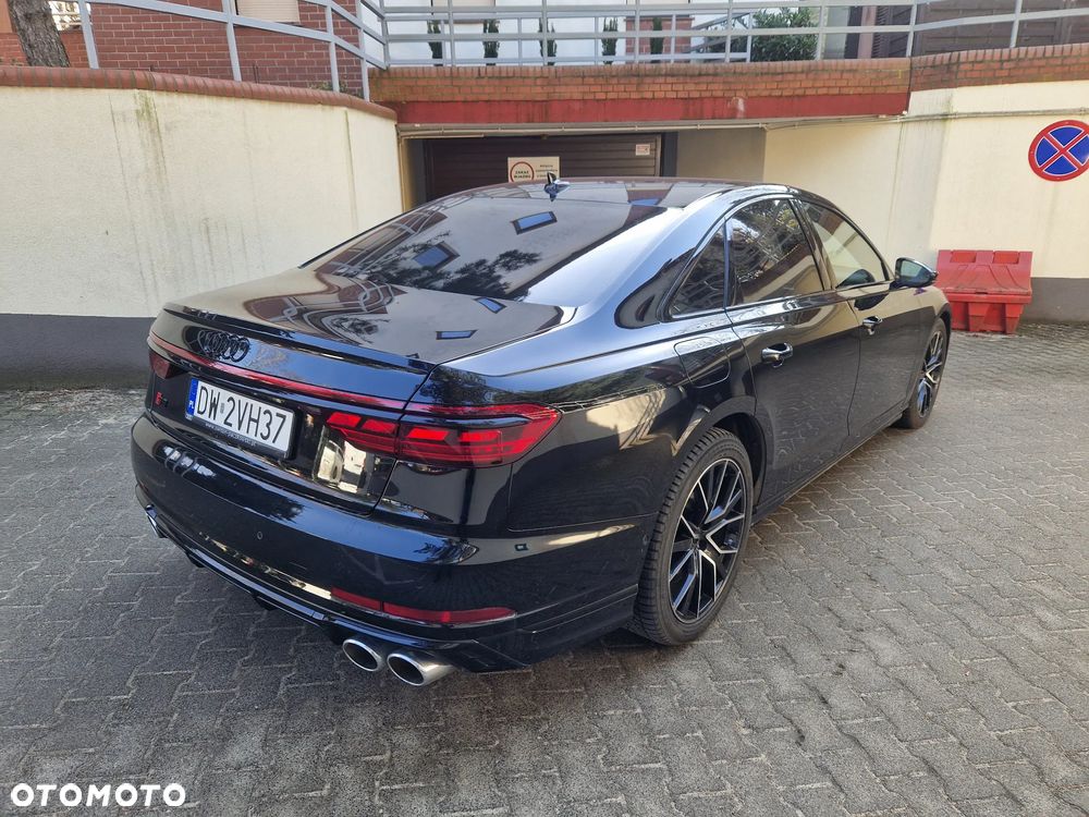 Audi S8 - 6