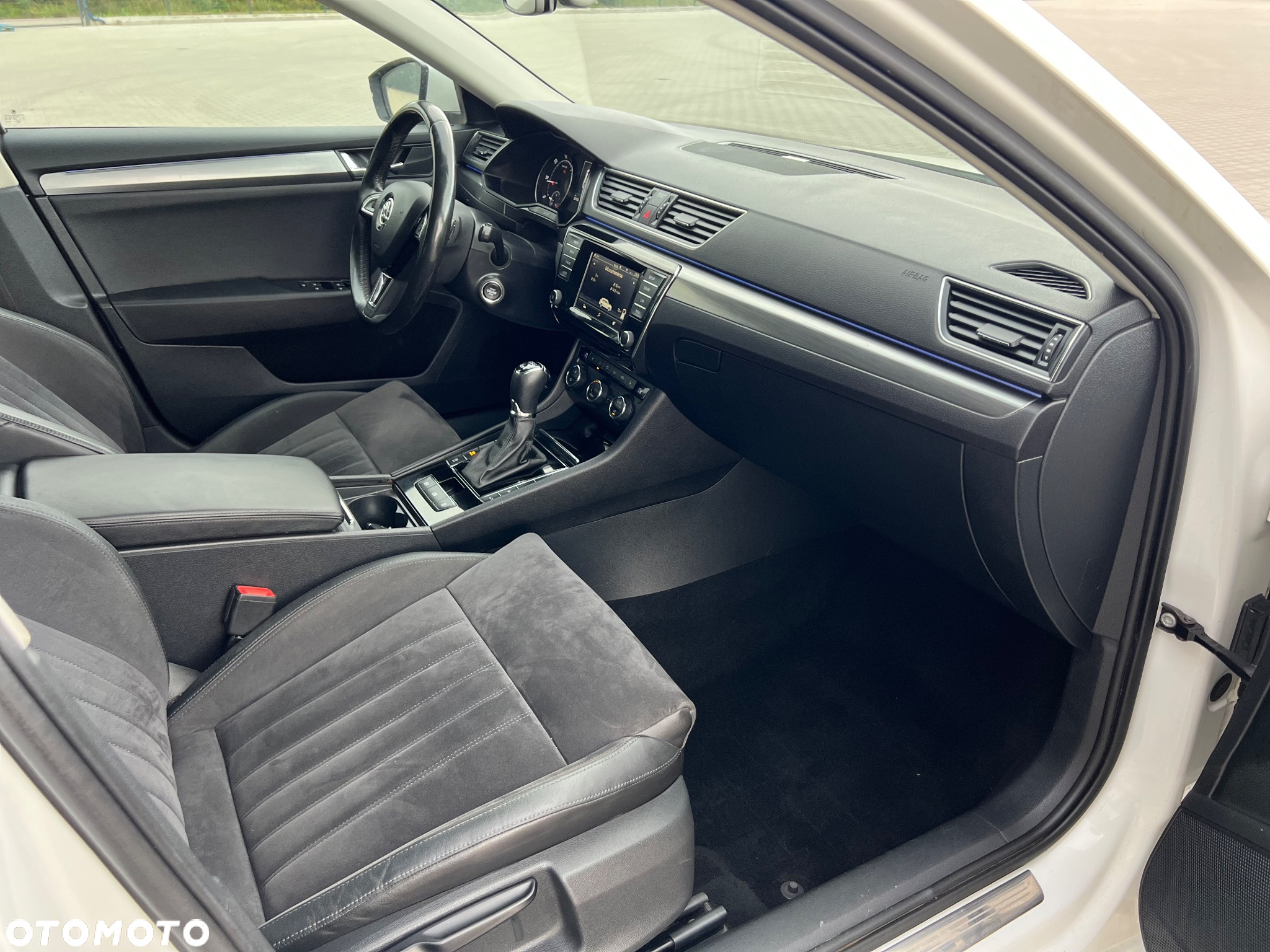 Skoda Superb 2.0 TDI 4x4 DSG Premium Edition - 15