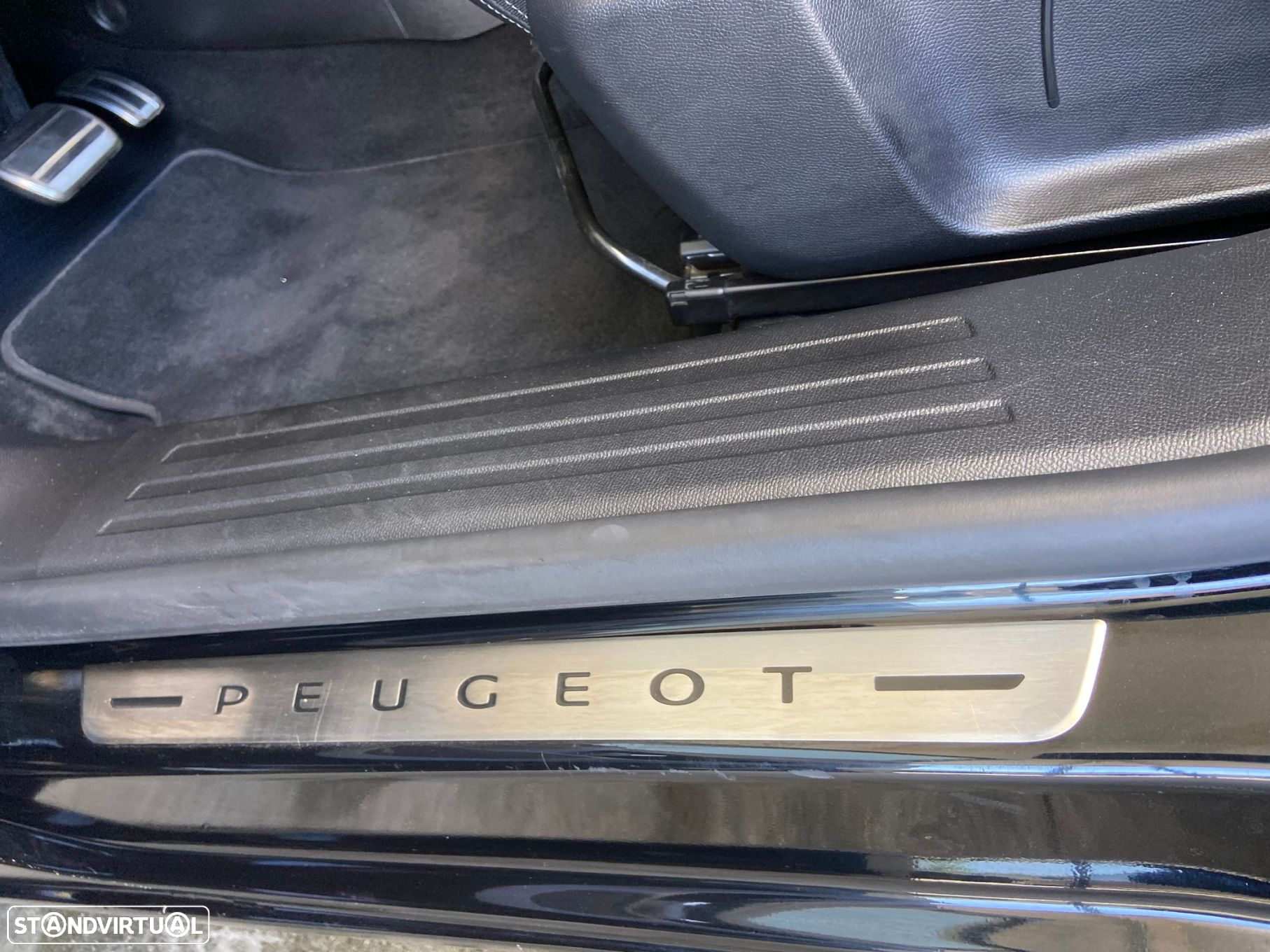 Peugeot 2008 1.2 PureTech GT Pack EAT8 - 35