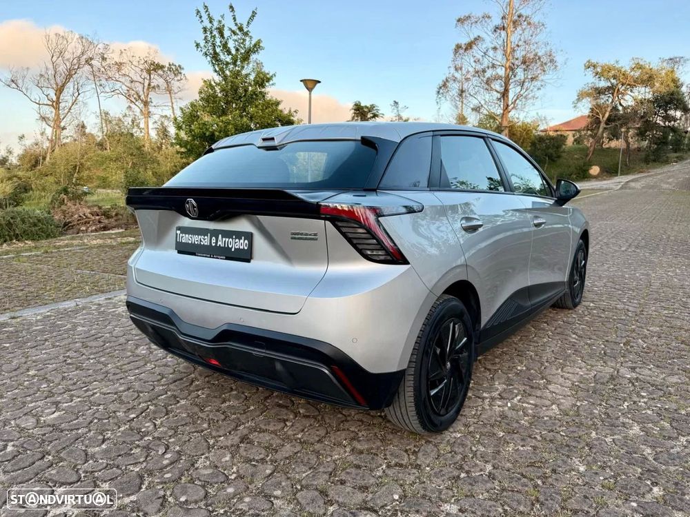 MG MG4 51 kWh Standard - 11