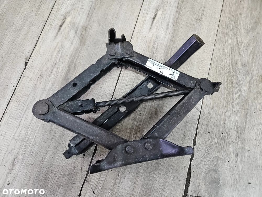 Lewarek podnośnik klucz Chevrolet HHR 2,4 2008r oryginalny 22722566 - 2