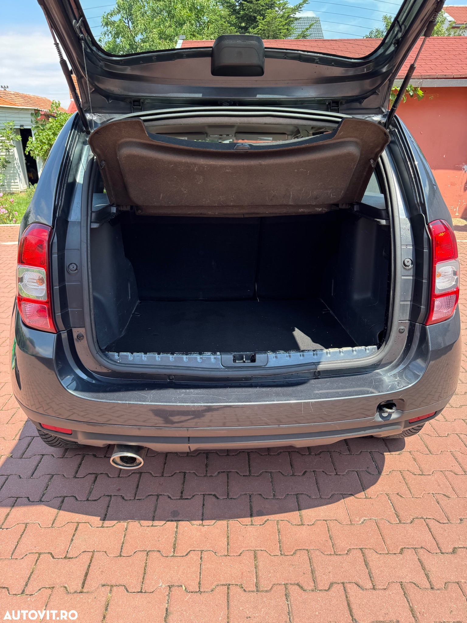 Dacia Duster 1.6 4x2 Laureate - 4