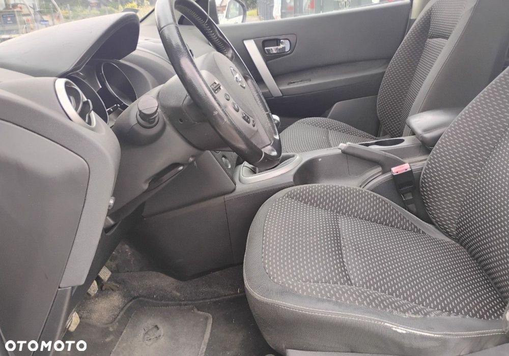Nissan Qashqai - 25