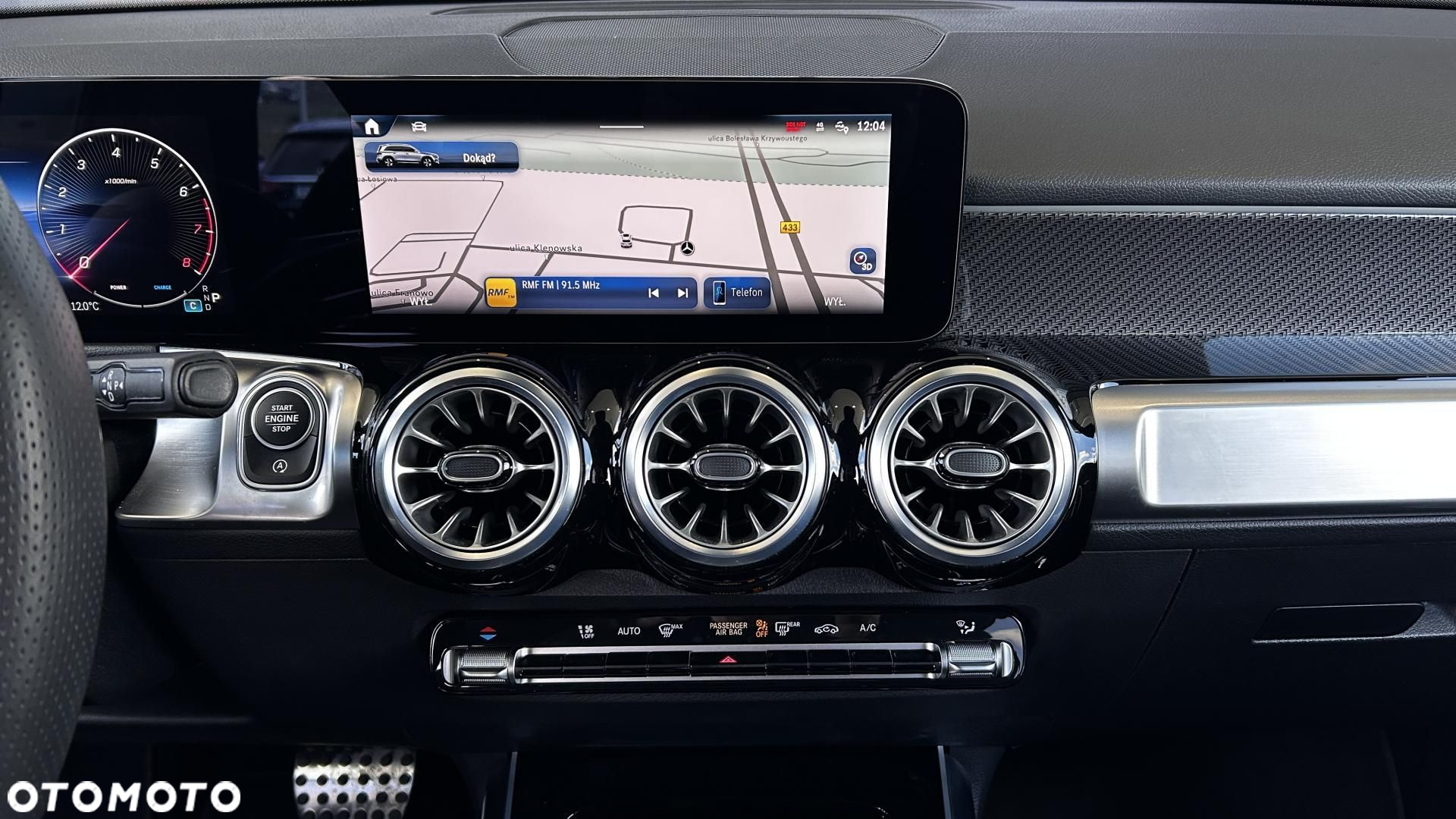 Mercedes-Benz GLB - 16
